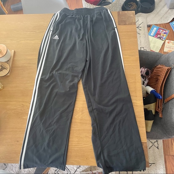 Men’s adidas track pants L